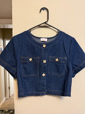 Denim Short-Sleeve Crop Top with Flower Buttons